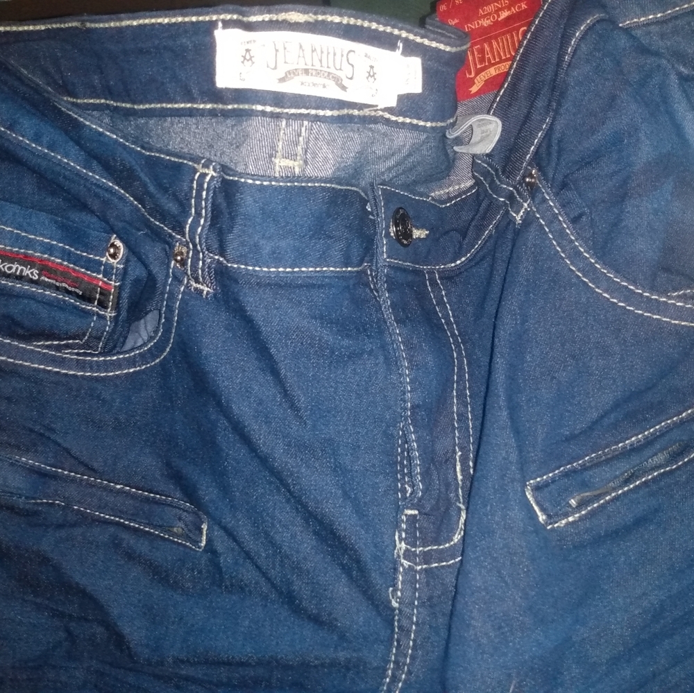 Akademik Jeans